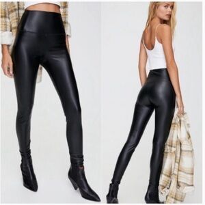 Aritzia Wilfred Free Black Daria Vegan Faux Leather Leggings Med